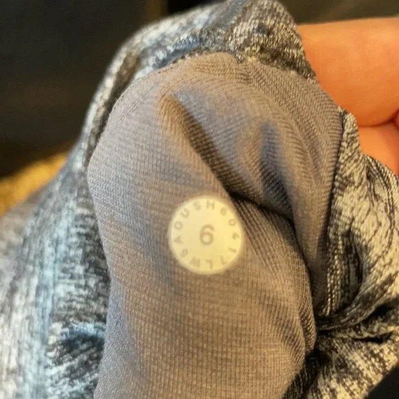 Lululemon leggings 25” - Picture 4 of 4